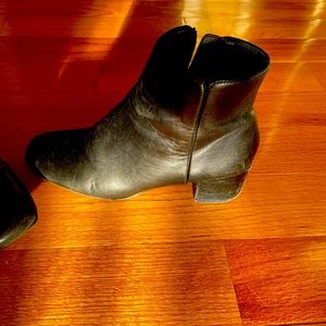 Donald Pliner block heel black boot